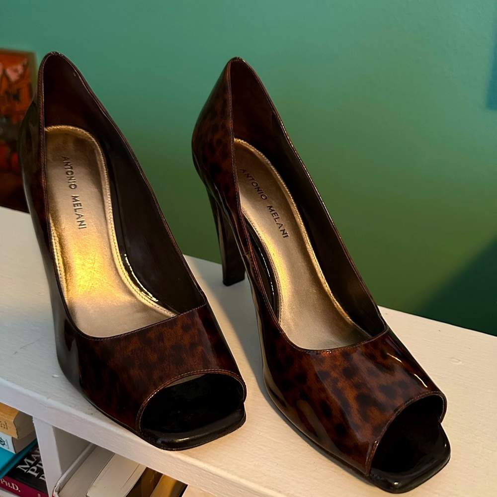 3.5 inch tortoise shell patent leather peep-toe heels